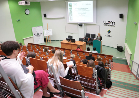 1 Powitanie uczestników przez dyrektora placówki