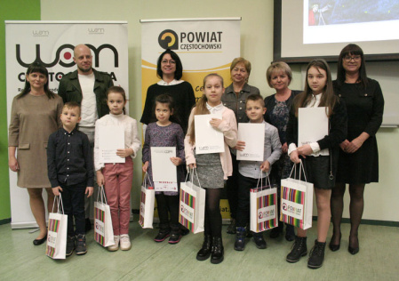 6 Laureaci I-III wraz z organizatorami i komisją konkrsową