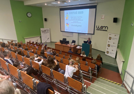 3 Powitanie gości przez Renatę Lipniewską na rozstrzygnięciu konkursu