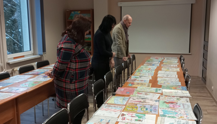 Powiatowy Konkurs Literacko-Plastyczny „Projektuję okładkę książki. Poezja Jana Brzechwy”