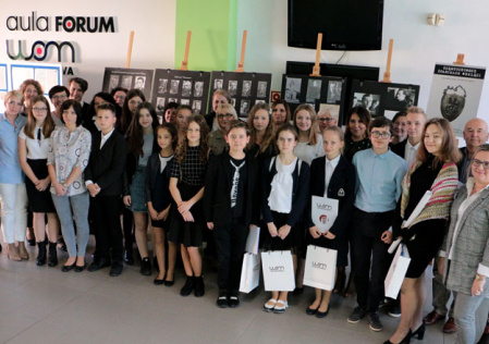 4 Laureaci konkursu, jury, organizatorzy i uczestnicy spotkania