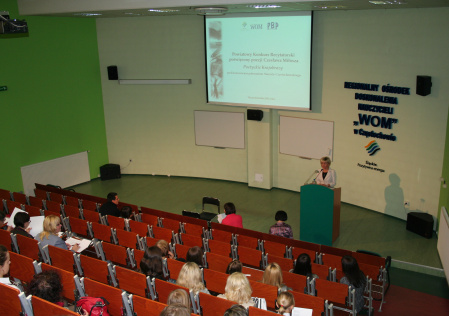 1 Powitanie gości przez przez Renatę Lipniewską, dyrektora ds.bibliotek pedagogicznych