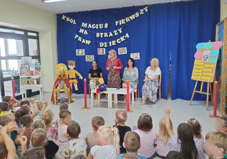 1 Uczestnicy podczas debaty