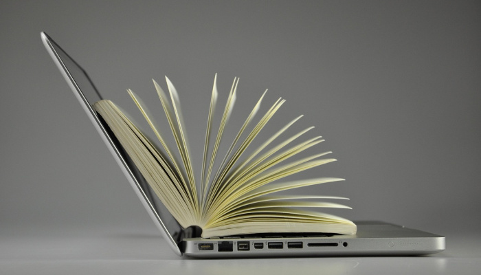 "Książki w kalejdoskopie form – czytanie wielowymiarowe" – relacja z wideokonferencji