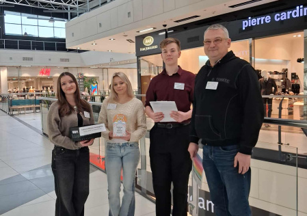 3 Uczniowie z organizatorem