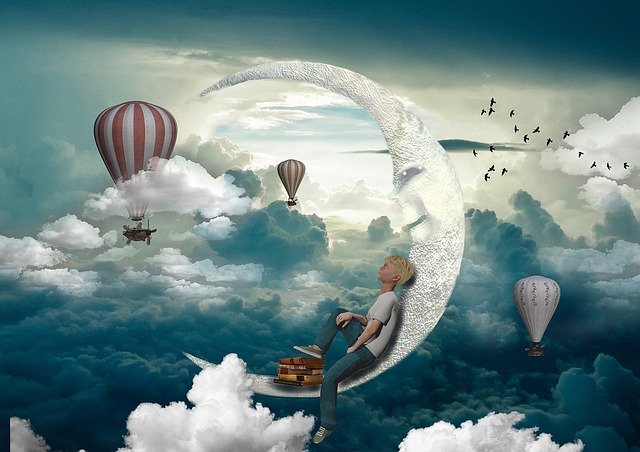 Dziecko siedzące na księżycu. Obok chmury i balony.