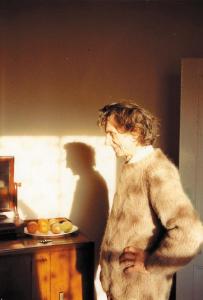 W świetle zachodzącego słońca... Julian Siemion Siemieński w mieszkaniu latem 1974 r.